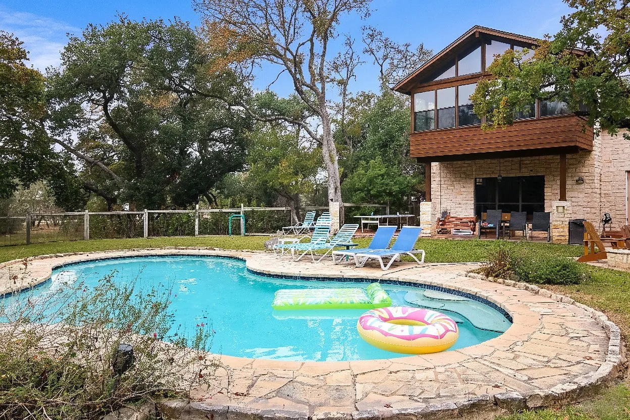 5 bed, $9,000 — Photo 1
