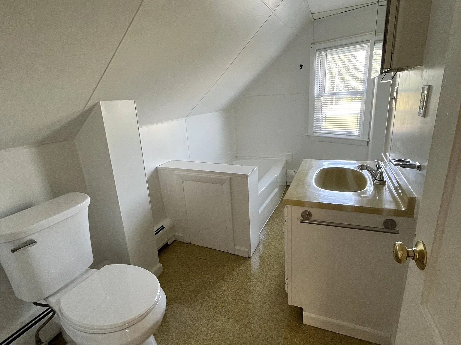 10 Maple Street - 2 — Photo 3