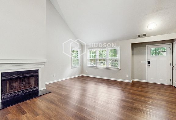 4th image of 1799 May Glen Dr NW