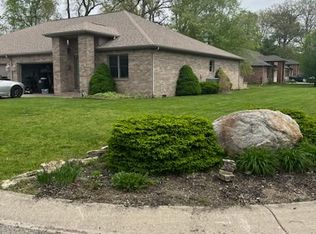 716 S Silverwood Rd, Muncie, IN 47304