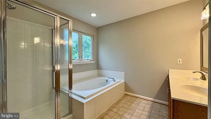 2571 Chase Wellesley Dr — Photo 20