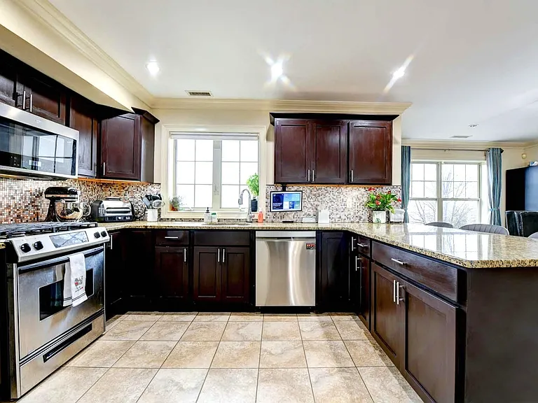 1625 Paterson Plank Rd #2 — Photo 14
