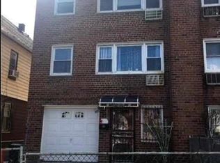 4266 149th St, Flushing, NY 11355