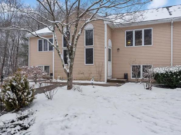 17-17B Cork Cir, Millville, MA 01529