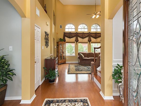 2nd image of 113 Cloudbridge Ct
