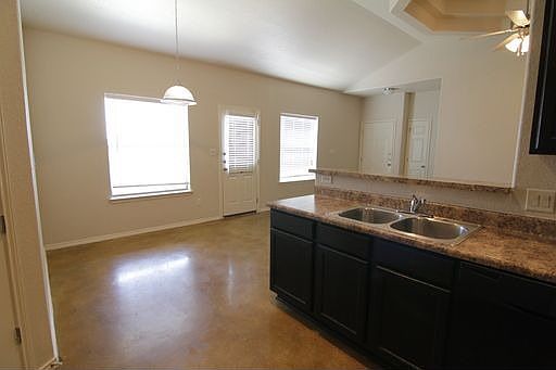 4th image of 208 Anne Louise Dr Unit B