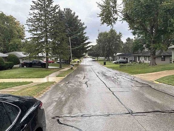 Exterior Neighborhood (street photo)