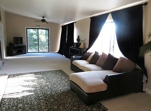 3rd image of 648 Hardell Ln