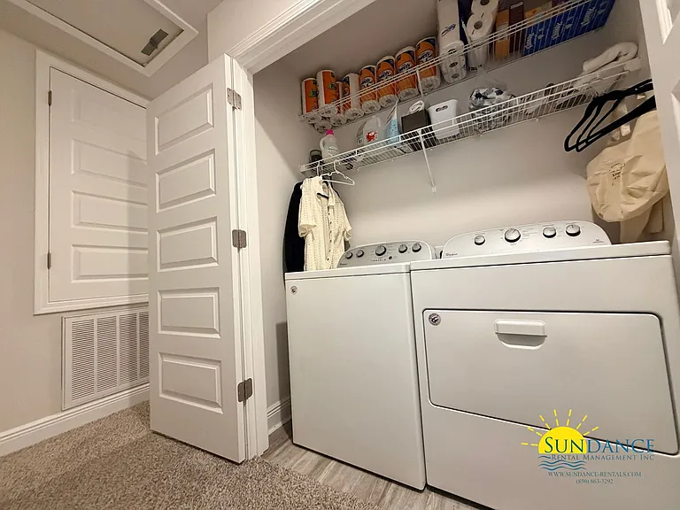 1015 McLaren Cir — Photo 22