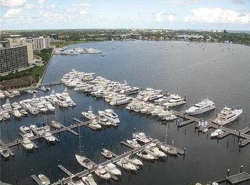 3rd image of 100 Lakeshore Dr APT 1257