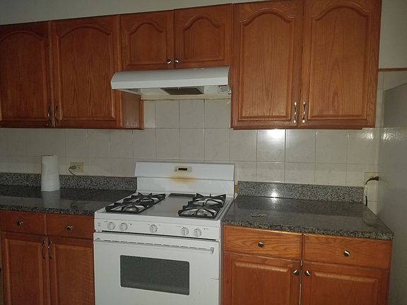 3rd image of 3425 W Fullerton Ave #1