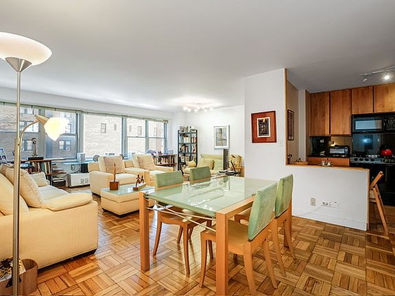 3rd image of 15 W 72nd St APT 6A
