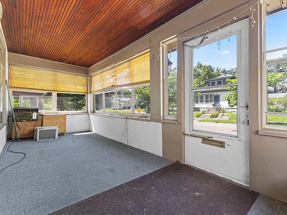 2nd image of 1104 24th Ave NE