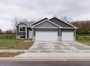 6786 Gaillardia Dr NW, Rochester, MN 55901