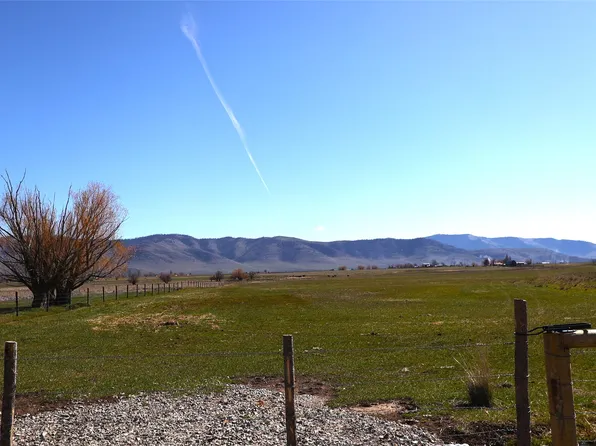 24 Cluzen Rd, Lonepine, MT 59848