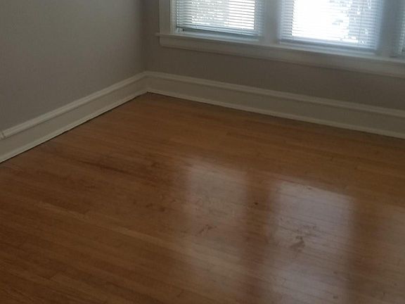 3rd image of 2253 W Eastwood Ave
