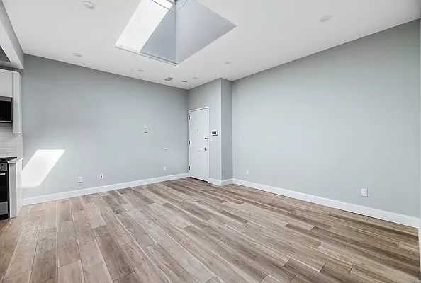 Rented by REAL New York | media 32