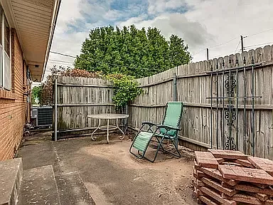 3645 NW 52nd St — Photo 3