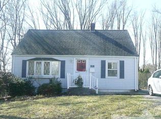 37 Royal Rd, Worcester, MA 01603