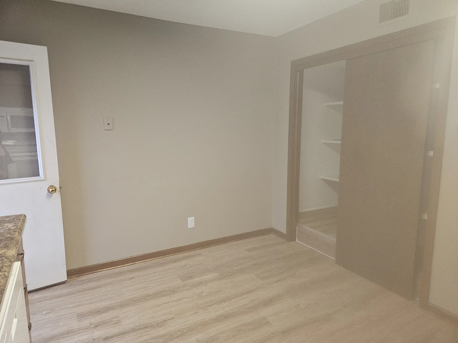 2 bed, 800 sqft, $999 — Photo 4