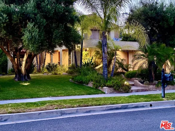 22705 Jameson Dr, Calabasas, CA 91302