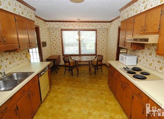 3rd image of 365 Semmes Dr