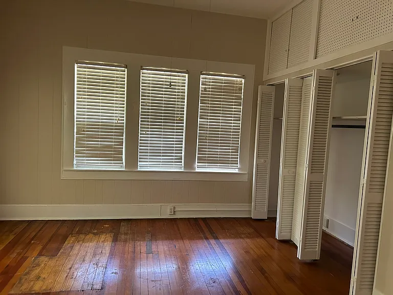 304 Calhoun St — Photo 6