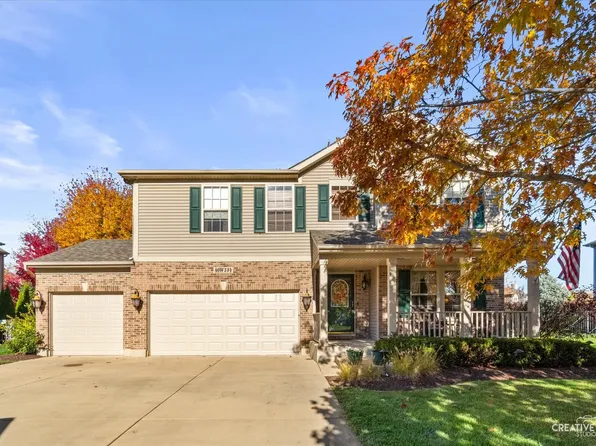 40W134 James Michener Dr, St Charles, IL 60175