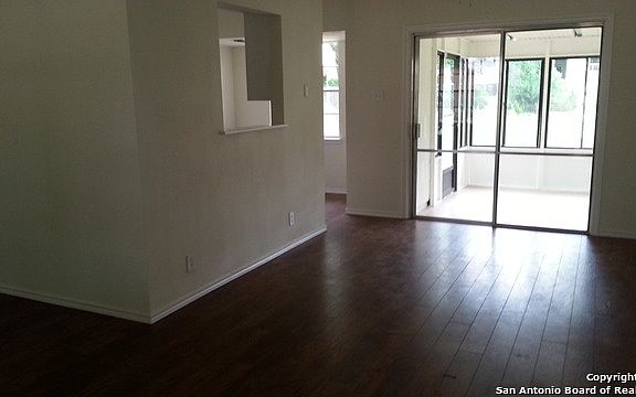 5th image of 4403 Sunshadow Dr