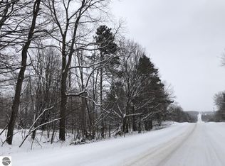 NULLG W Baatz Rd, Maple City, MI 49664