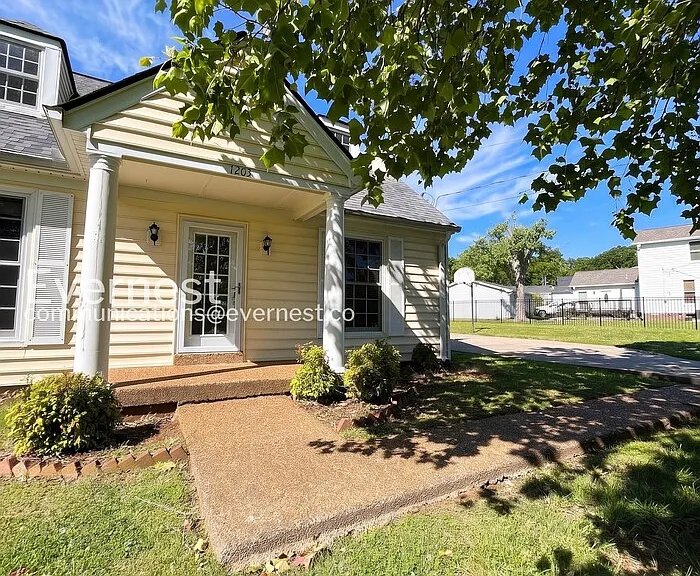 1203 Countryside Rd — Photo 1