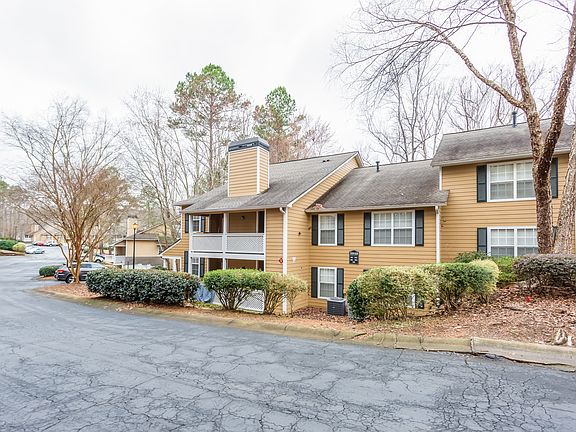 2nd image of 3940-202 Riverlook Pkwy SE #3