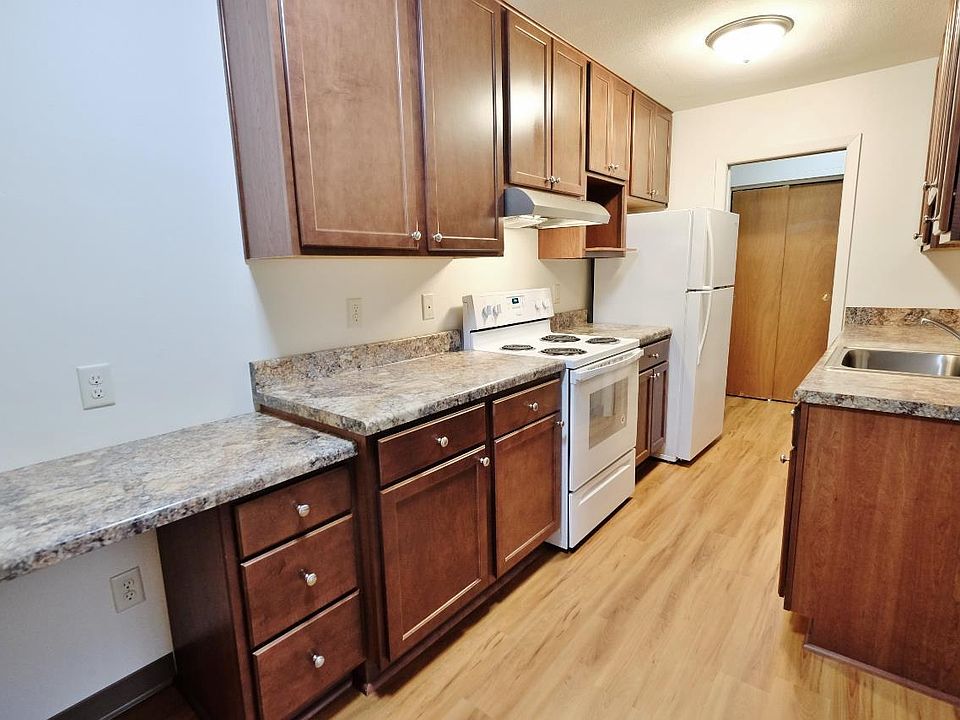 1st image of 1776 Saint Clair Ave APT 106