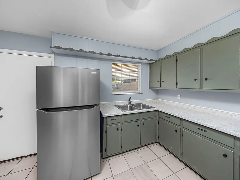 408 NW Woodridge Dr — Photo 12
