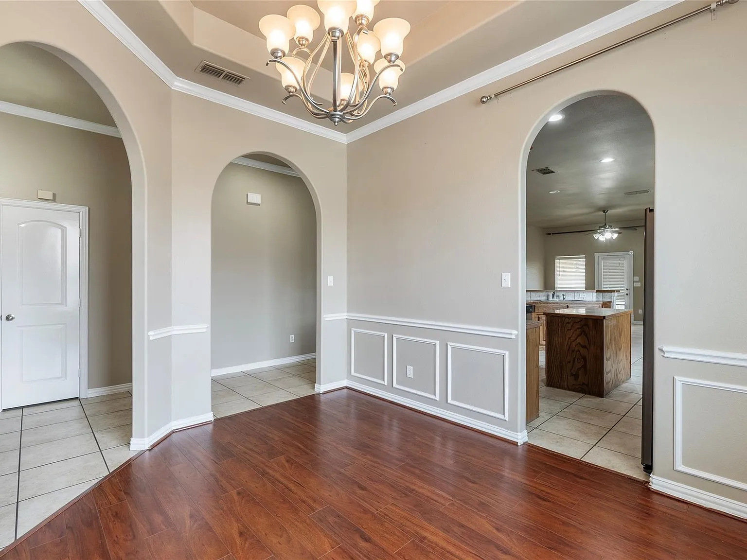 3 bed, 2029 sqft, $2,700 — Photo 4