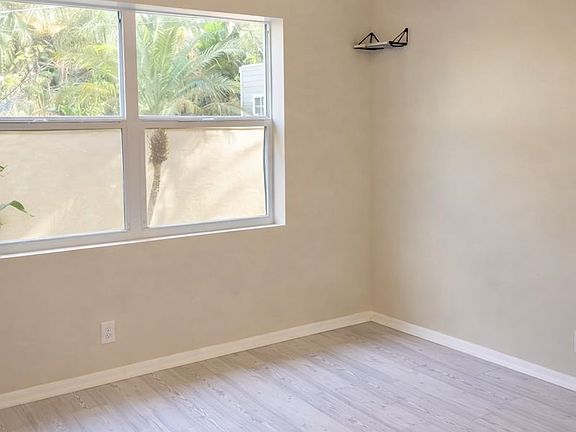 5th image of 420 SE 18th Ct Unit 2