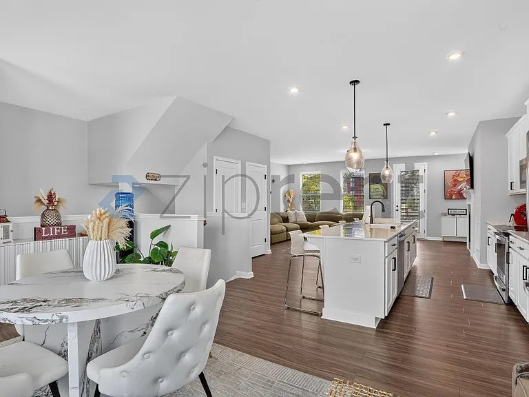 1455 Creekside Cir NW — Photo 9