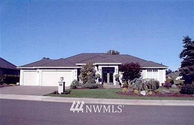 1st image of 3916 Prestwick Lane SE