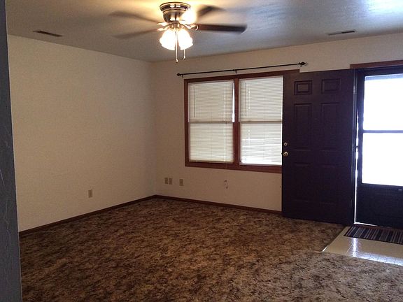 Sun filled livingroom