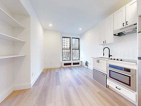 2nd image of 2785 Broadway APT 6D