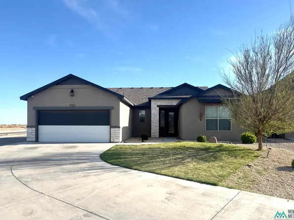 2121 E Cliffwood Cir, Hobbs, NM 88240
