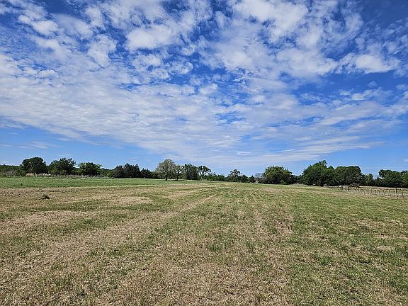 NORTH CENTER VIEW - 16.35 AC