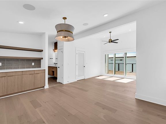 5th image of 111 S Paddock Loop