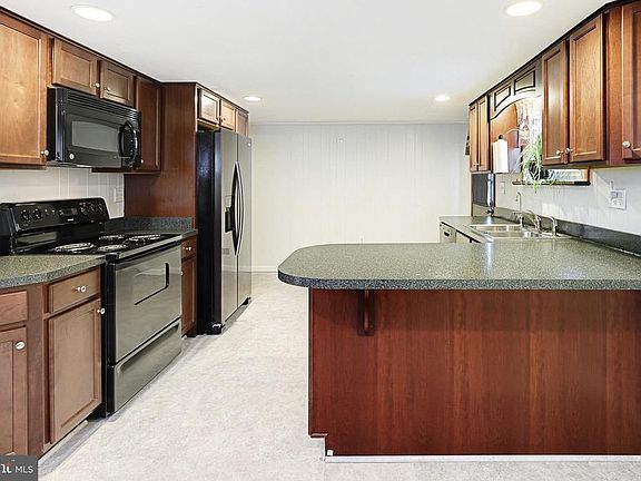 5th image of 4760 Fahringer Dr
