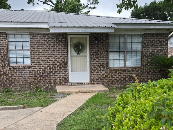 925 Bremen Ave #B, Pensacola, FL 32507