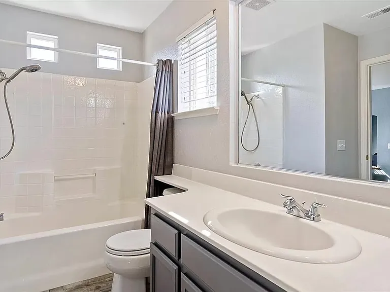 2293 Joseph Damon Dr — Photo 20