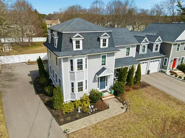 80 Pleasant St #80, Medfield, MA 02052