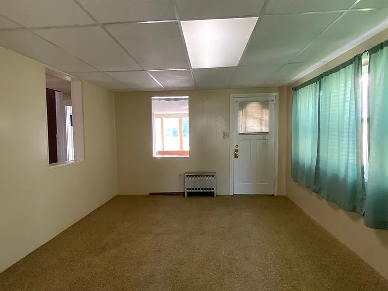 125 S Market Ave — Photo 22