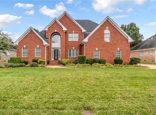 1329 Laurel Ridge Ln, Chesapeake, VA 23322