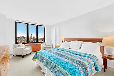 Rented by R New York